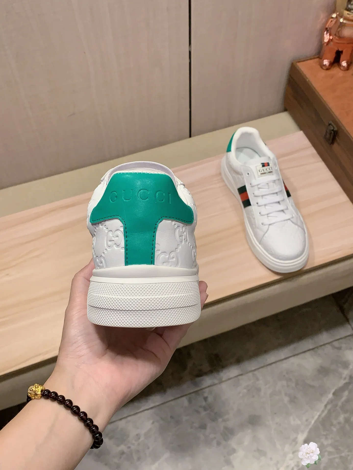 Men's men's shoes💰420💰💰🎩🎩[Lightning][Lightning] "Gucci*" latest • popular casual shoes, top brand [seduce] luxury ~ purchasing agency, top ~ quality. [Strong] The upper is made of imported breathable cowhide with fabric material ➕ Breathable sheepskin feet (•) and fine workmanship. The original stylish and stylish soft rubber wear-resistant and non-slip outsole is light and comfortable on the feet. The real thing looks better when photographed in person. 111: code: 38-44, 3️⃣ colors selected